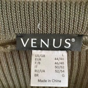 Green zip up dress from Venus. Worm once.